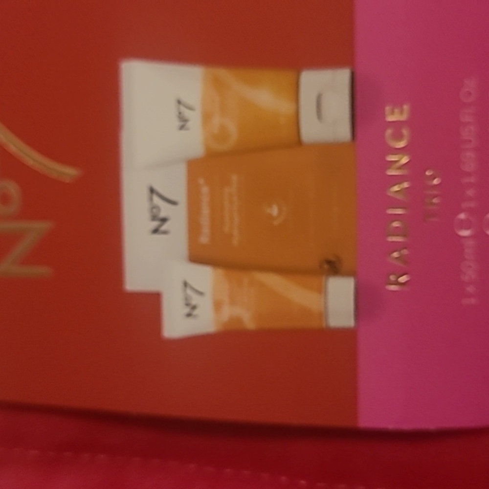 NO7 RADIANCE+ TRIO Travel Kit see all picstures - Picture 2 of 5